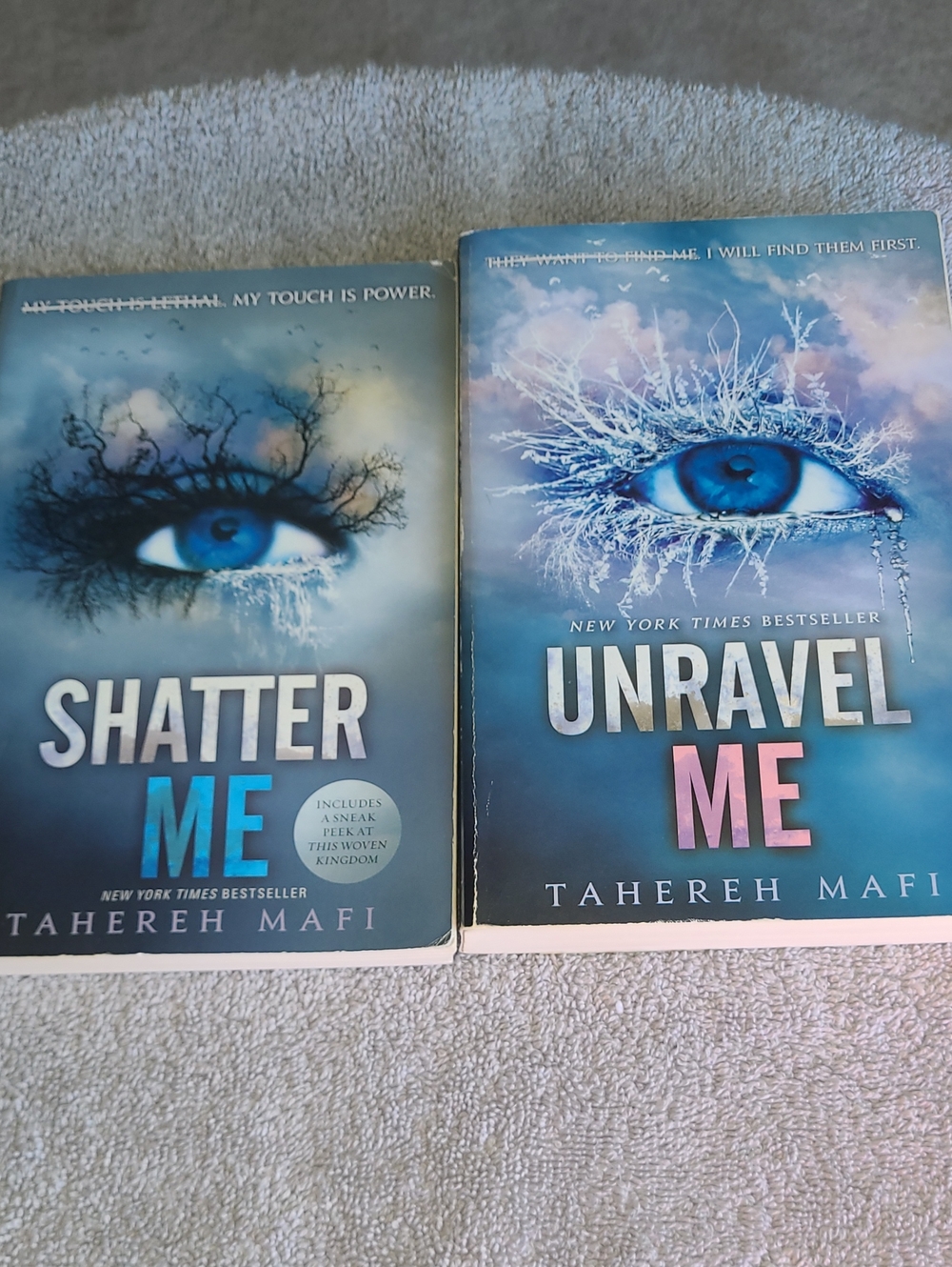 Unravel Me & Shatter Me Blue Book Set